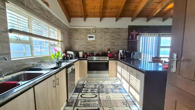3 Bedroom Property for Sale in Dana Bay Western Cape